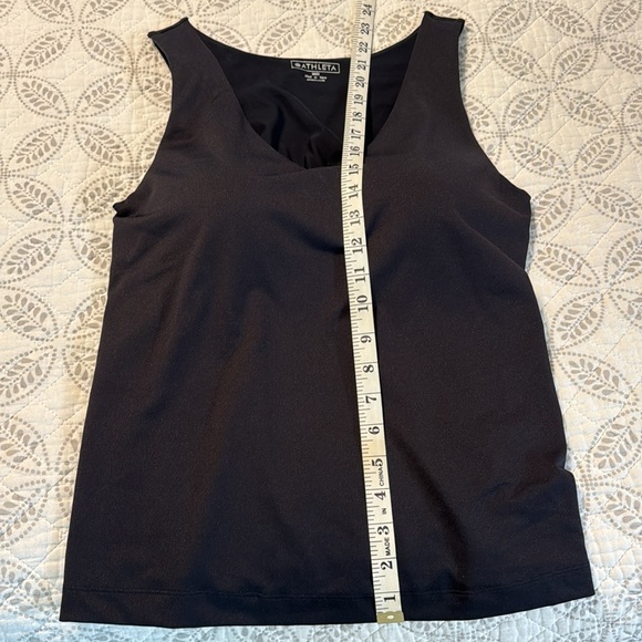 Athleta v-neck built-in bra - Picture 2 of 6